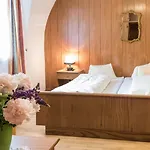 Post Hotel
